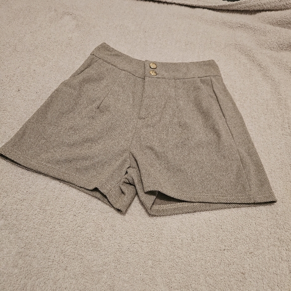 Women short - Picture 3 of 4